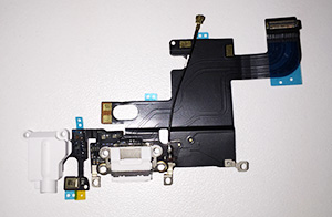 iPhone6ライトニングコネクタ