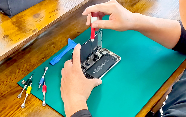 アイサポ知多武豊店 作業風景