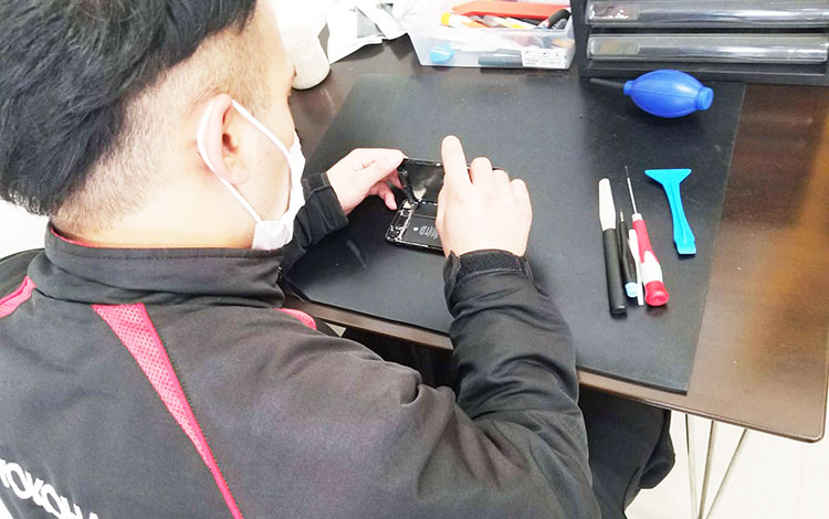 アイサポ岐南店 作業風景