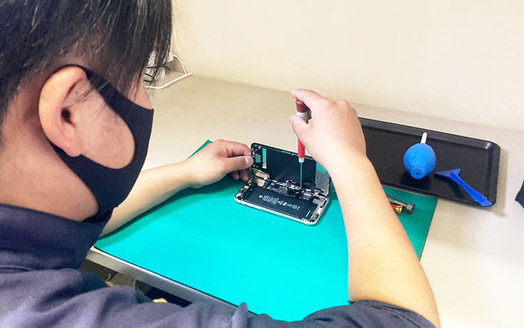 アイサポ防府東店 作業風景