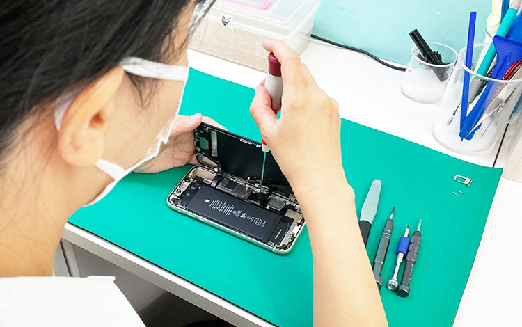 アイサポ茨木春日丘店 作業風景