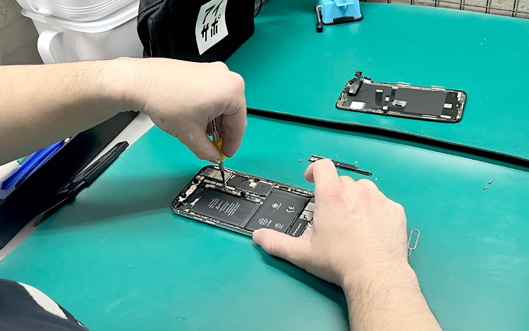 アイサポ市ヶ谷駅前店 作業風景