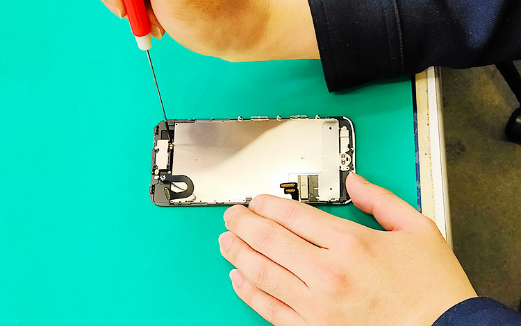 アイサポ飯塚店 作業風景