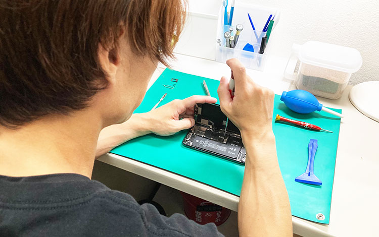 アイサポ蒲田店 作業風景