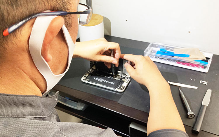 アイサポ川辺店 作業風景