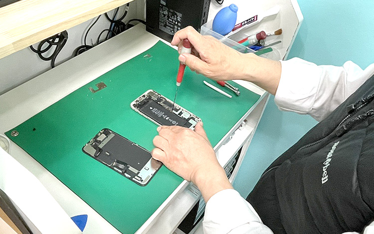 アイサポ川口元郷店 作業風景