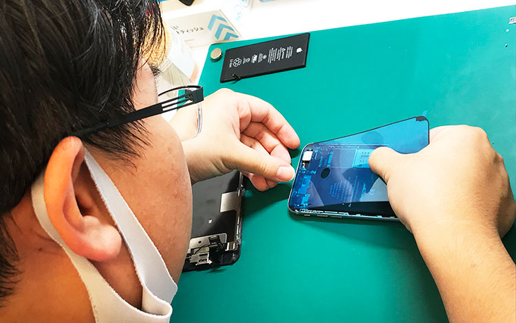 アイサポ久喜店 作業風景