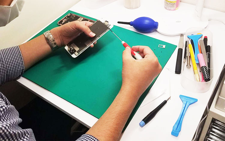 アイサポ長沼店 作業風景