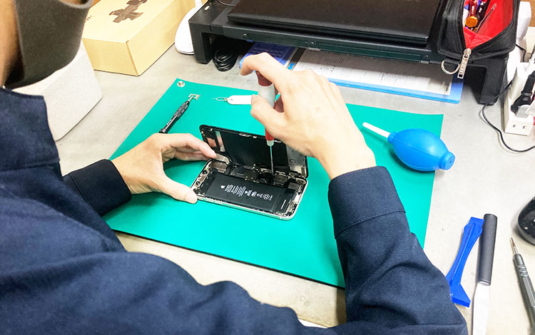 アイサポ名古屋北頭店 作業風景