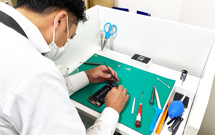 アイサポ名古屋千音寺アズパーク店 作業風景