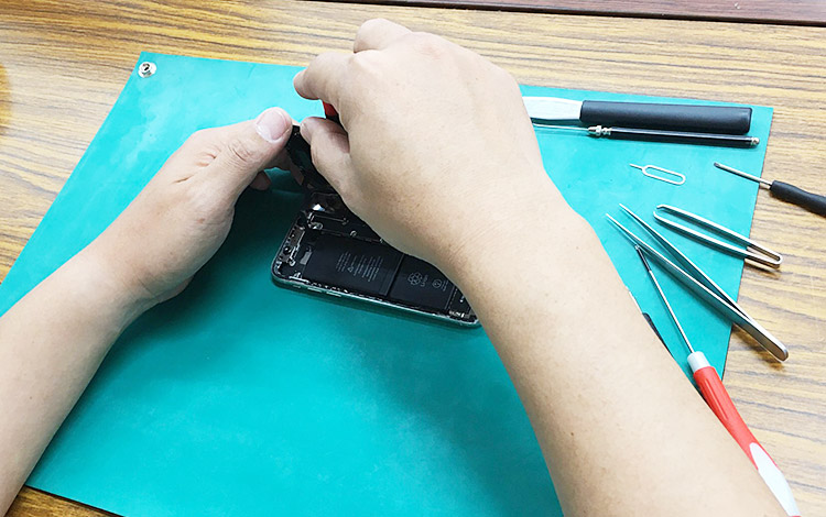 アイサポN'sCITY店 作業風景