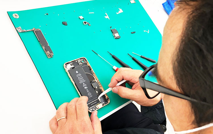 アイサポ清水駅前店 作業風景