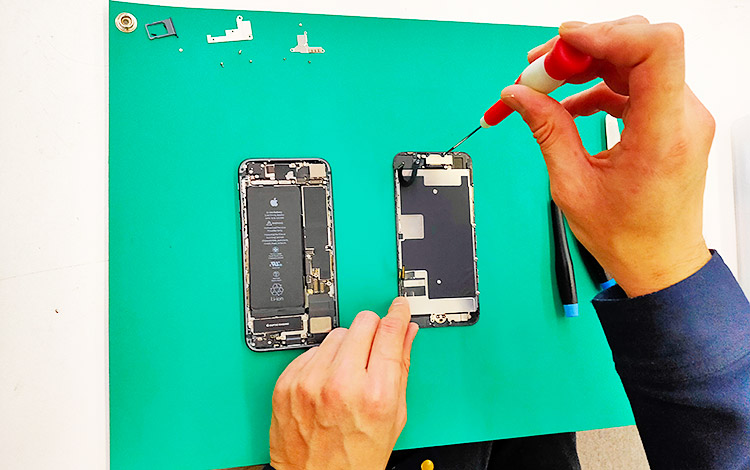 アイサポ下関店 作業風景