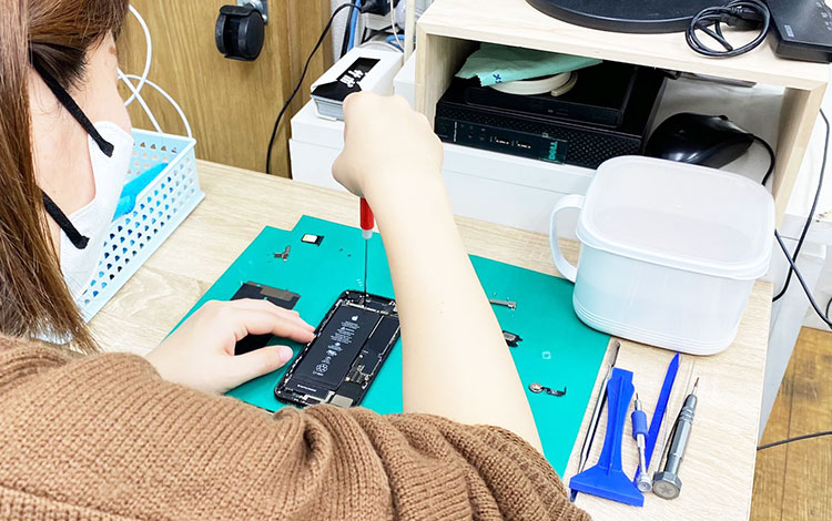 アイサポ新高円寺店 作業風景