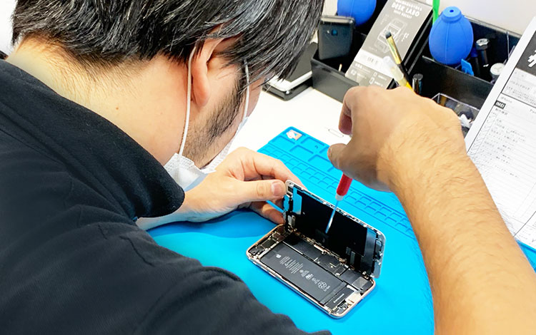 アイサポ首里店 作業風景