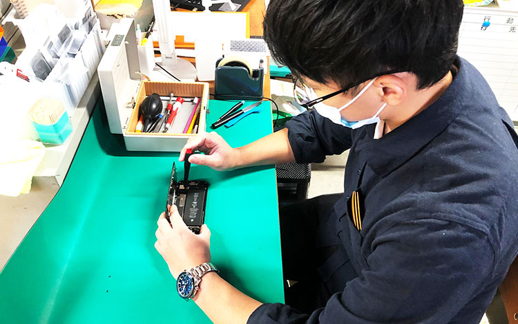 アイサポ高浜店 作業風景