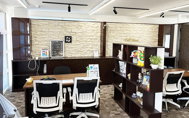 アイサポ富山南店 店内