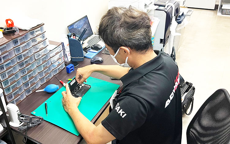 アイサポ豊川大堀店 作業風景